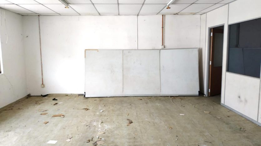 Factory in Kempas for Rent