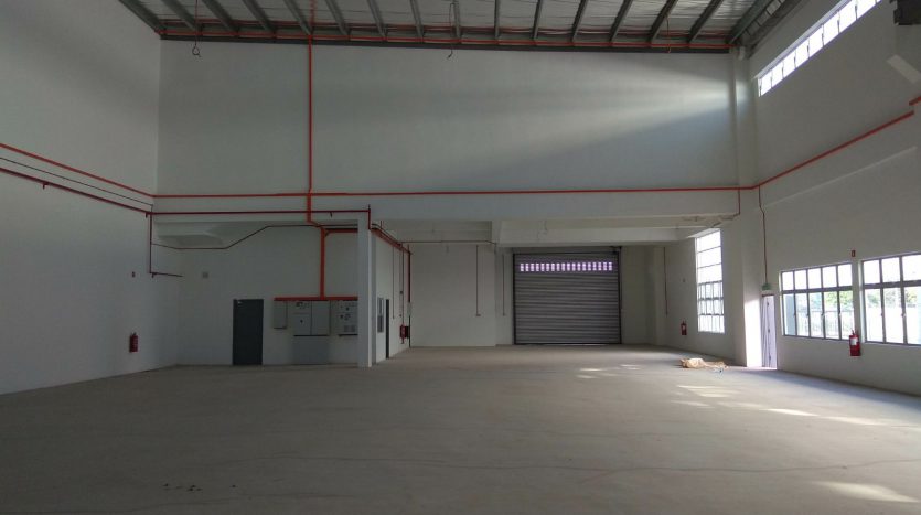 Single Storey Semi Detached Factory At Desa Cemerlang For Rent