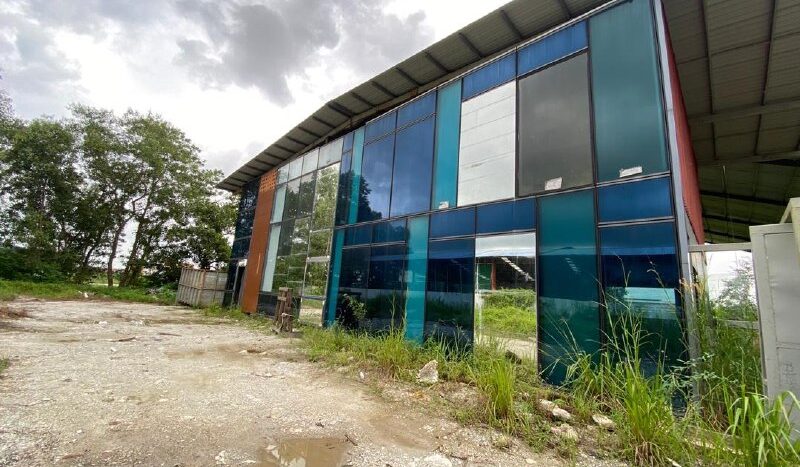 Seelong, Senai Detached Factory with Open Shade For Rent