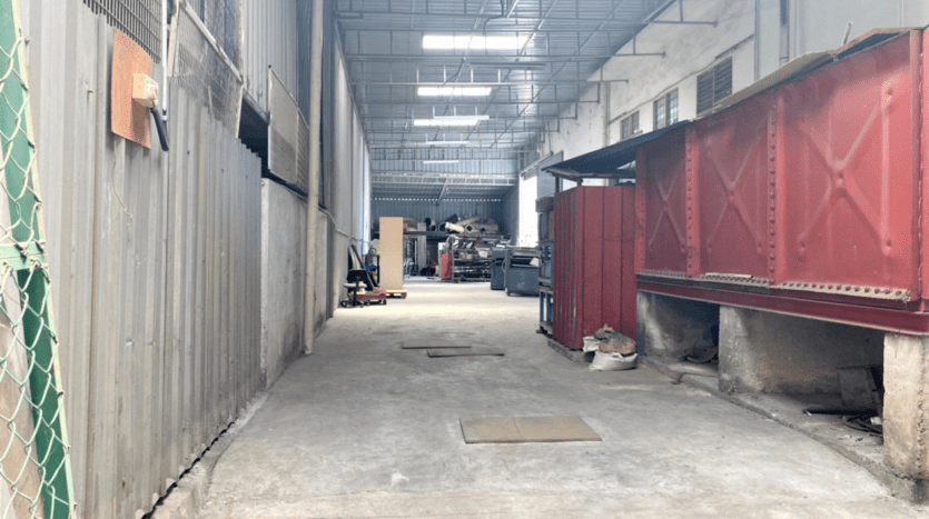 Tampoi Semi-Detached Factory For Rent