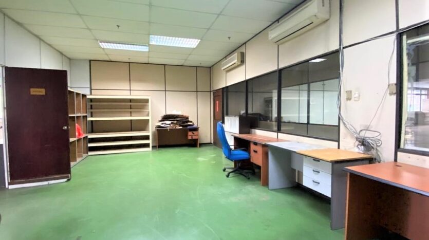 Tebrau Detached Factory with 1000 AMP Power Supply For Rent 5